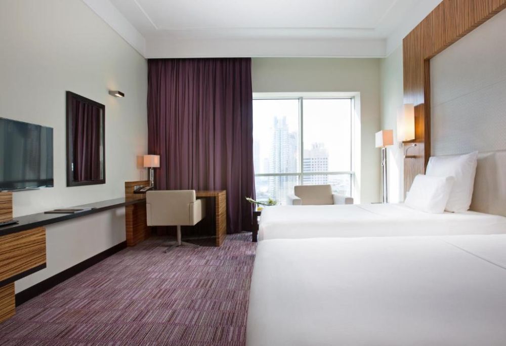 Superior Room, Pullman Dubai Jumeirah Lakes Towers 5*