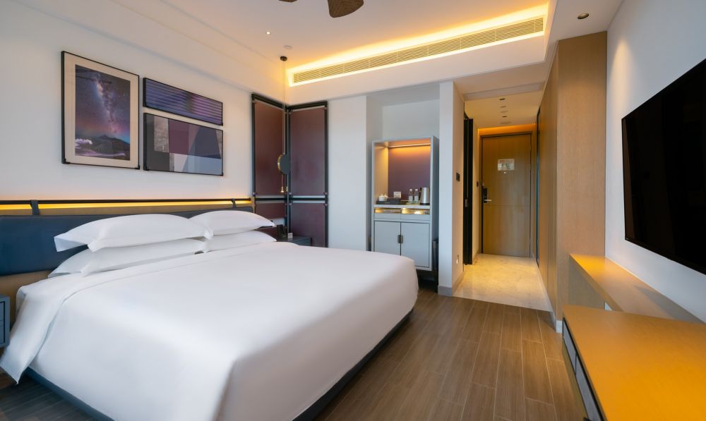 City View Room, Golden Phoenix Sea View 4*