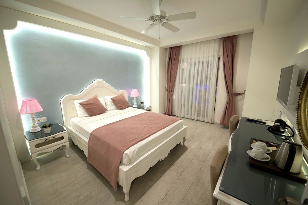 Standard, Montebello Deluxe Hotel 4*