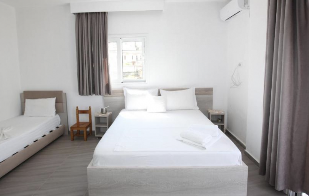 TRIPLE ROOM WITH BALCONY, Vila Dodaj 3*