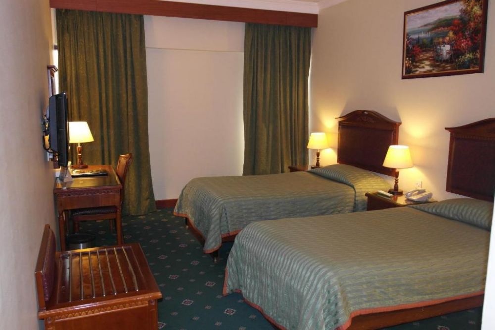 Deluxe Room, Mount Royal Hotel 2*