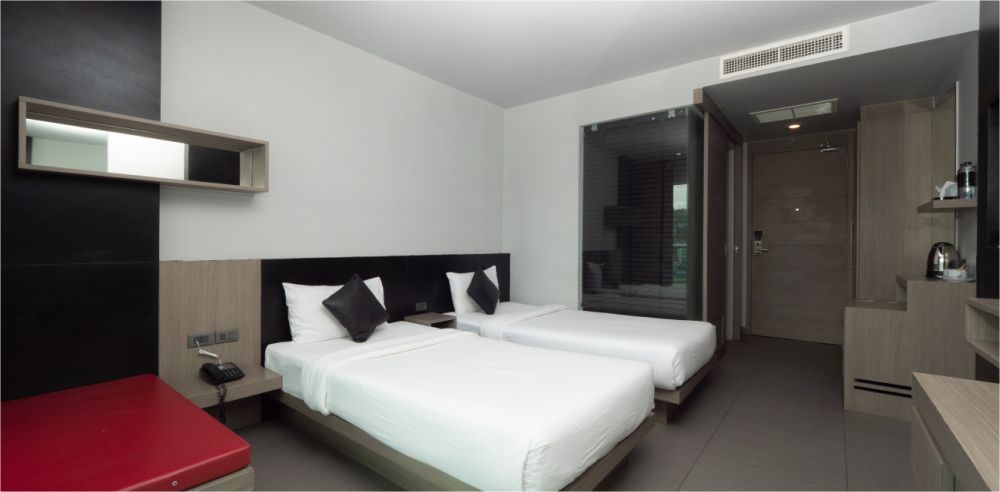 Deluxe, Neon Patong Hotel 4*