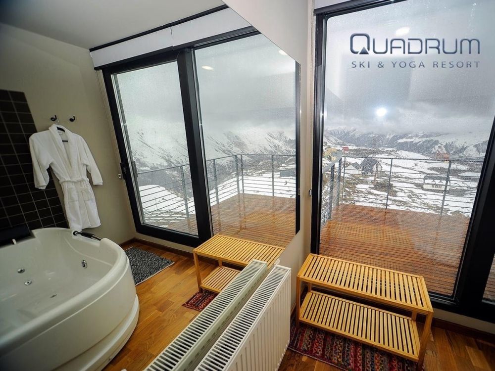 Luxe, Quadrum 4*