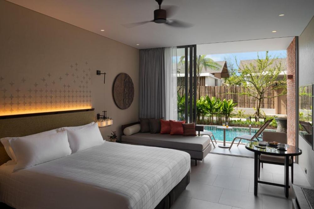 Deluxe Sea View/ Pool Access, Pullman Khao Lak Resort 5*