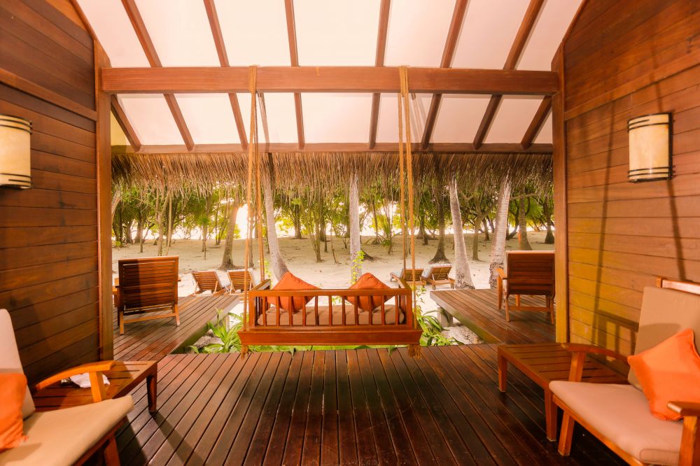 Beach Villa Suite, Medhufushi Island Resort 4*