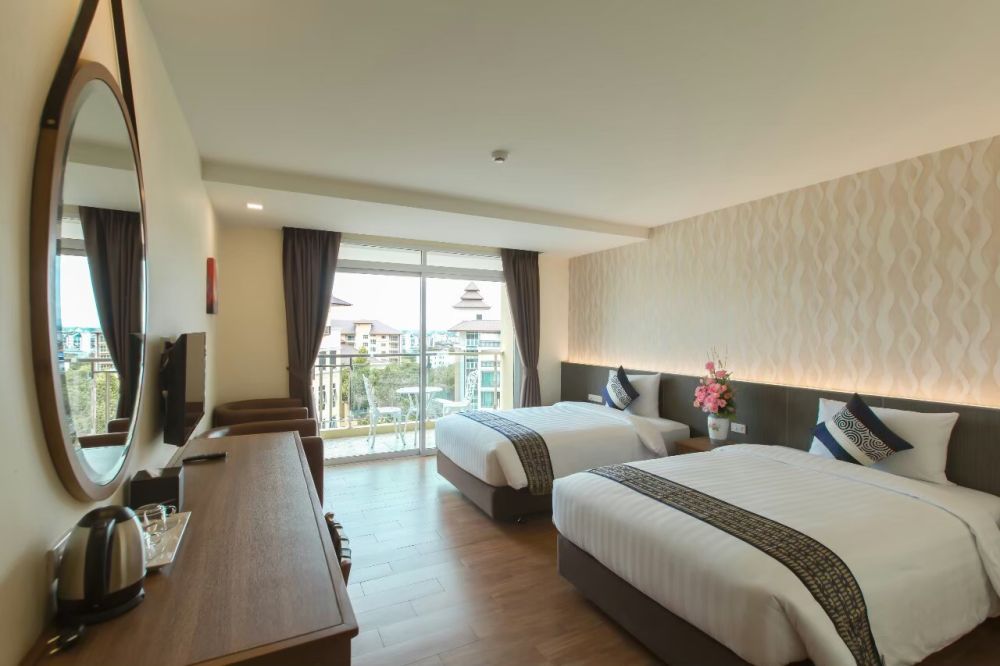 Deluxe Luxury, Crystal Palace Pattaya 3*