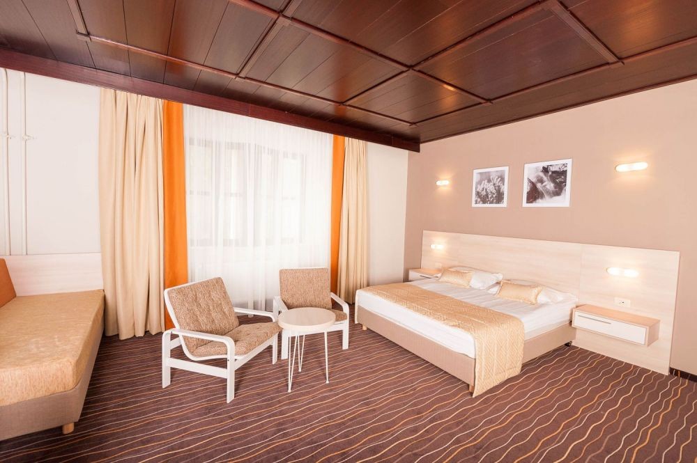 Suite, Zagreb 4*