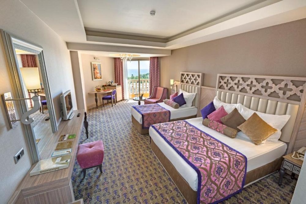 Superior Standard Rooms, Royal Alhambra Palace 5*