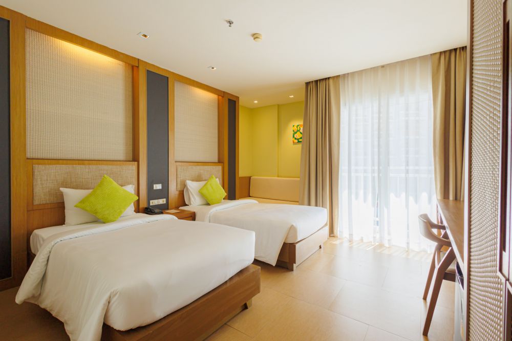 Deluxe City View Room, Ashlee Plaza Patong Hotel & Spa 3+