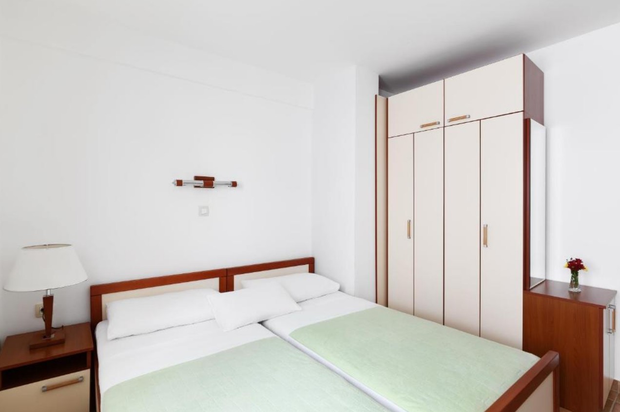 Double Room, Ivona 3*