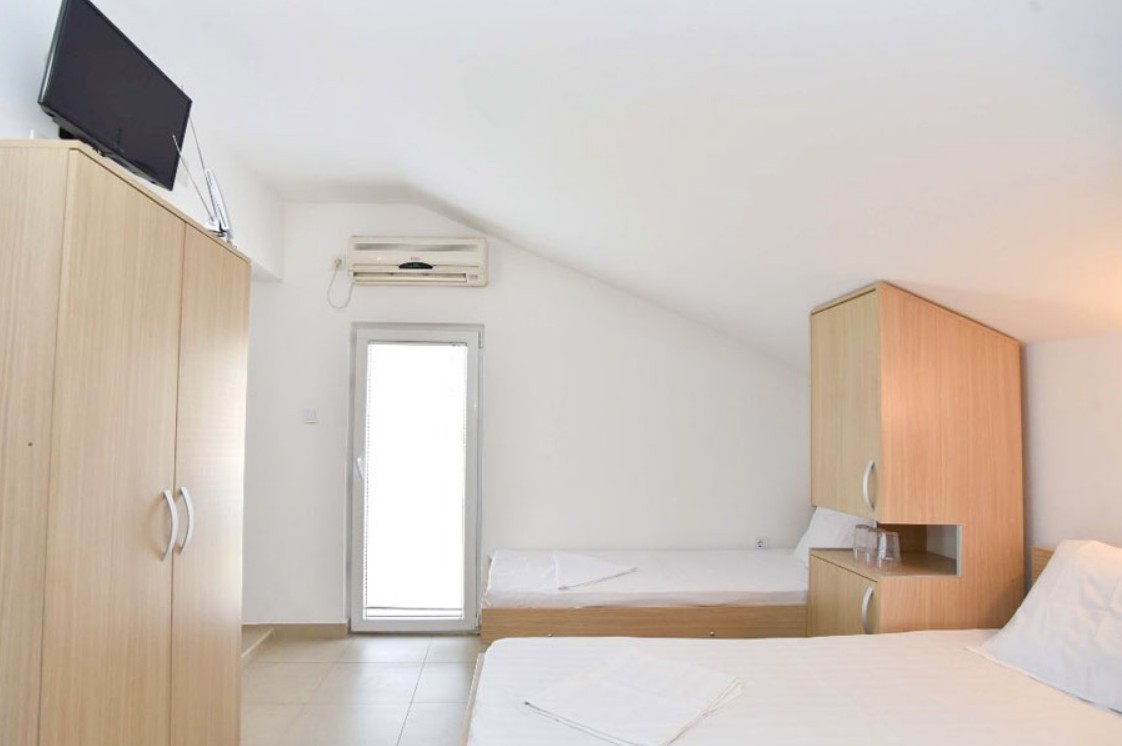 Twin Room Mansard, Ivo 3*