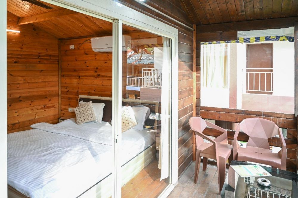 Wooden Cottage Room, Beach Walk By Feather Touch (ex.Beach Walk Morjim) 3*
