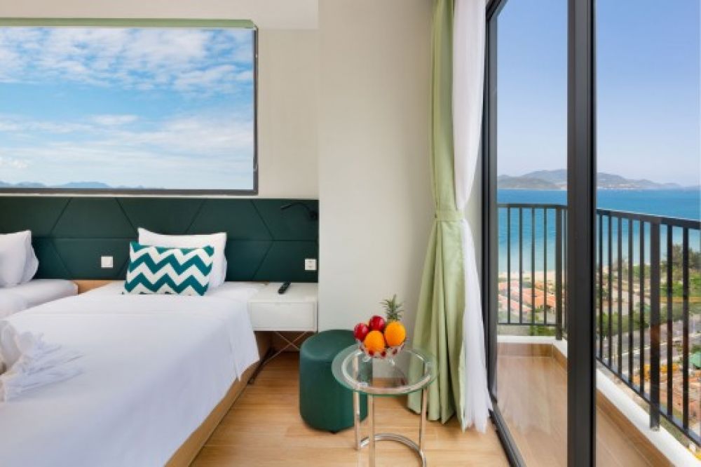 Deluxe Sea View, Crown Hotel Nha Trang 3*