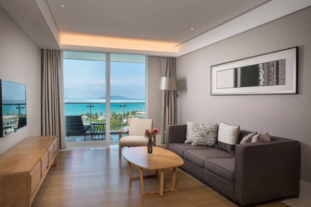 Deluxe/Deluxe Twin Beds Suite Ocean View, Wyndham Sanya Bay 5*