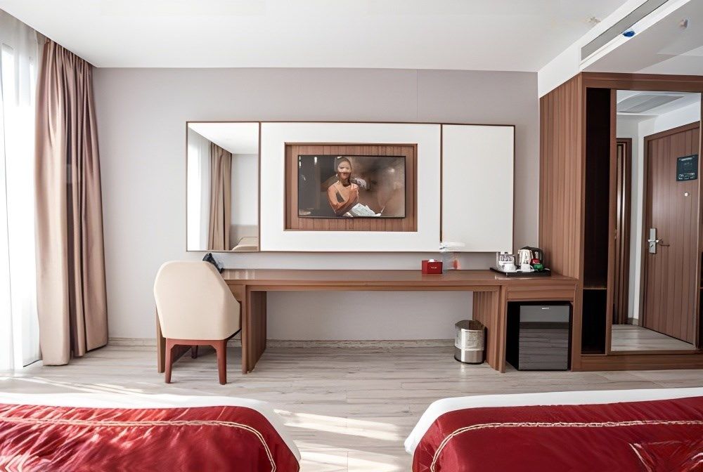 Premier TRPL SV with balcony, LeMore Hotel Nha Trang 4*