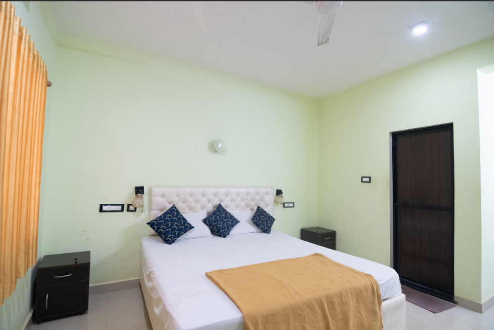 Deluxe AC, Ashvem Banyan Tree 2*