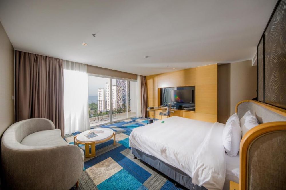 Executive Suite, Quinter Central Nha Trang 5*