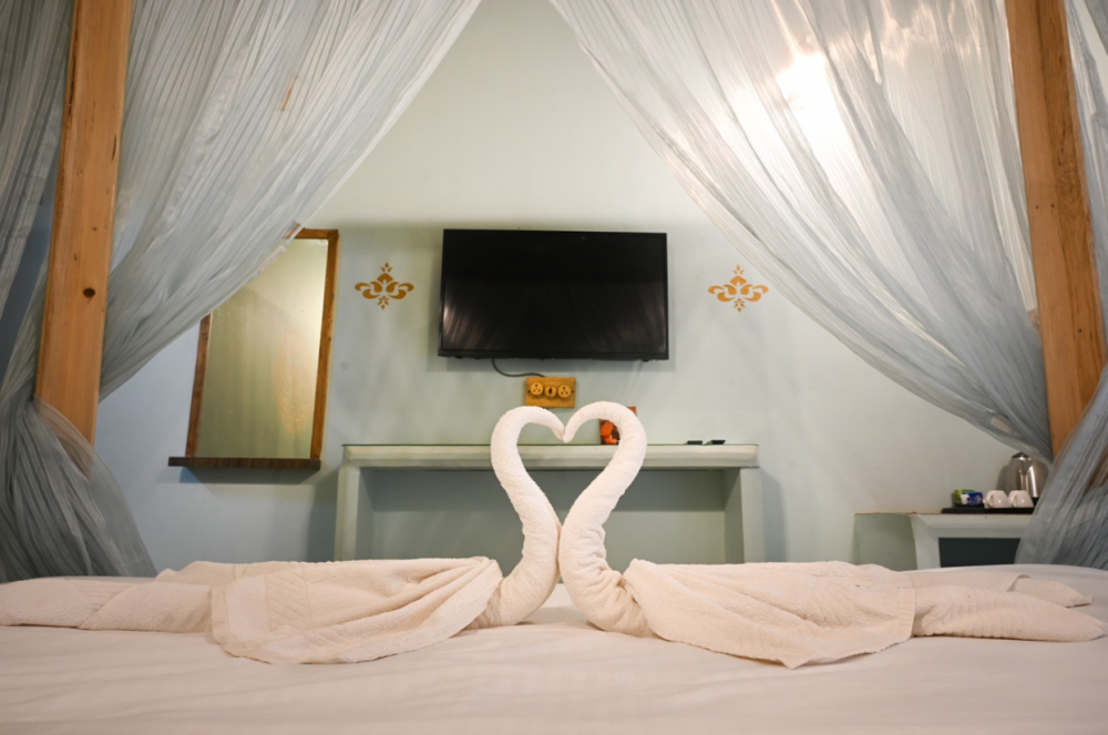 Jasmine, Amadi Beach Front Resort 4*