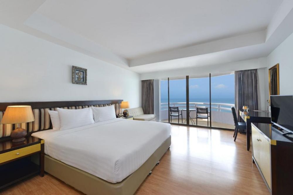 Deluxe Room, D Varee Jomtien Beach 4*