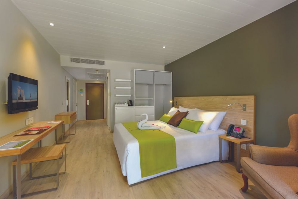 Standard Room/Beachfront, Mauricia Beachcomber Resort & SPA 4*