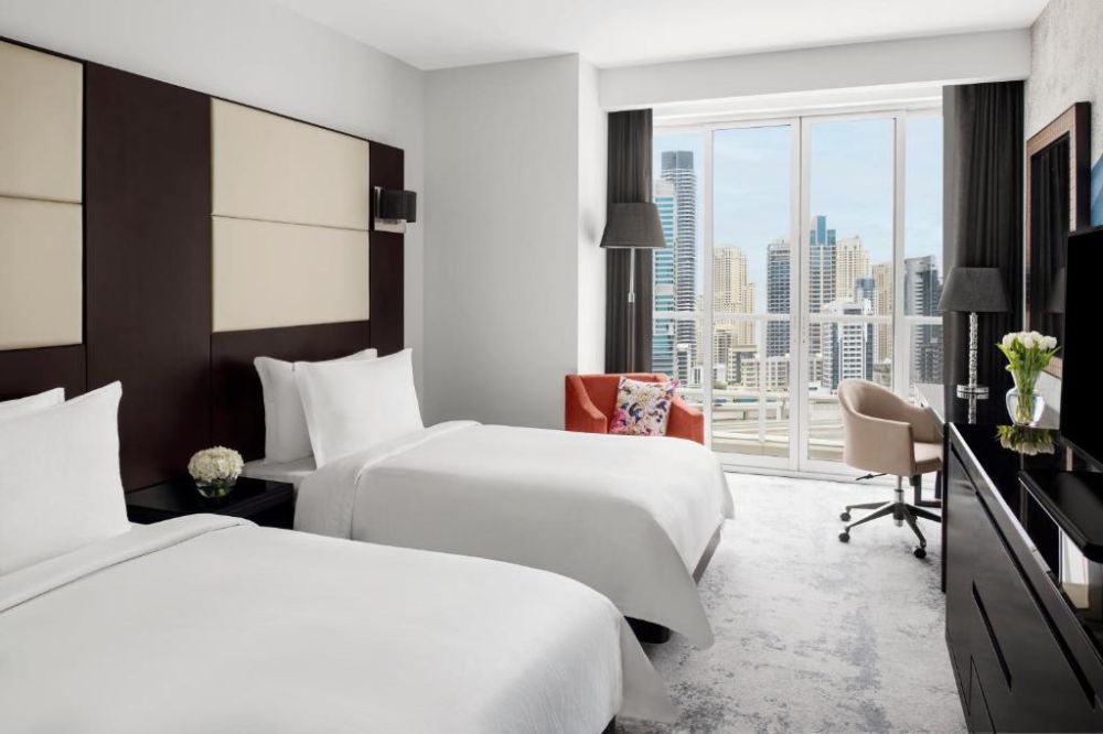 Superior Room, Movenpick Hotel Jumeirah Lakes Towers 5*