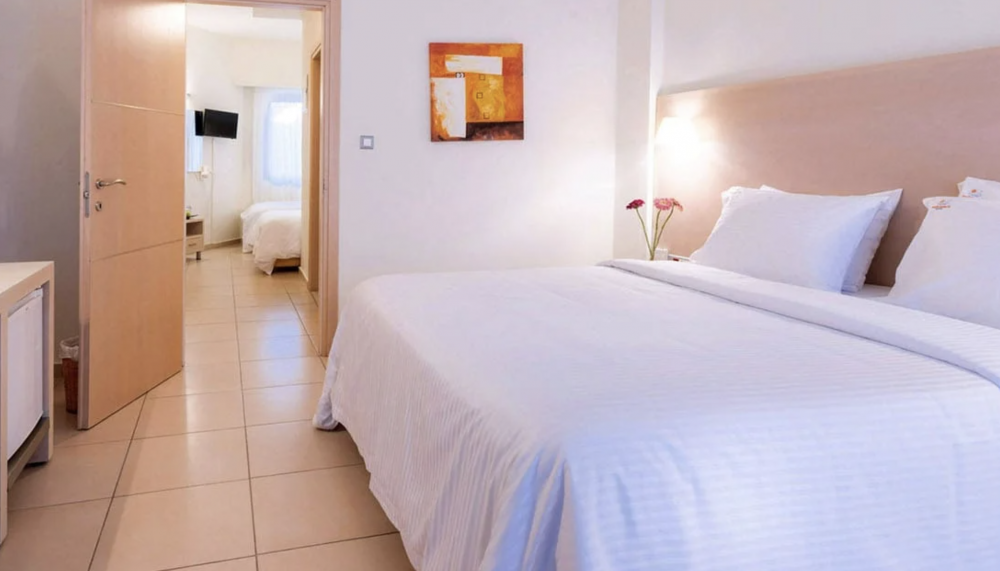 DELUXE FAMILY 2 BEDROOM, High Beach Hotel 4*