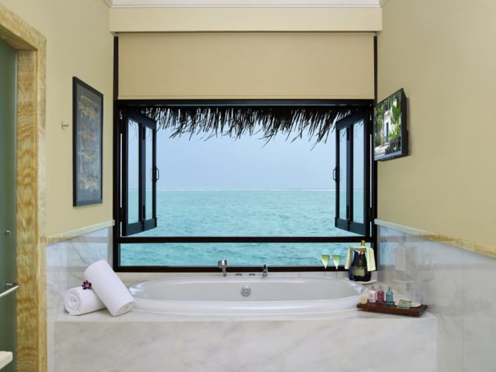 The Rehendi Presidential Overwater Suite, Taj Exotica Resort & Spa 5*