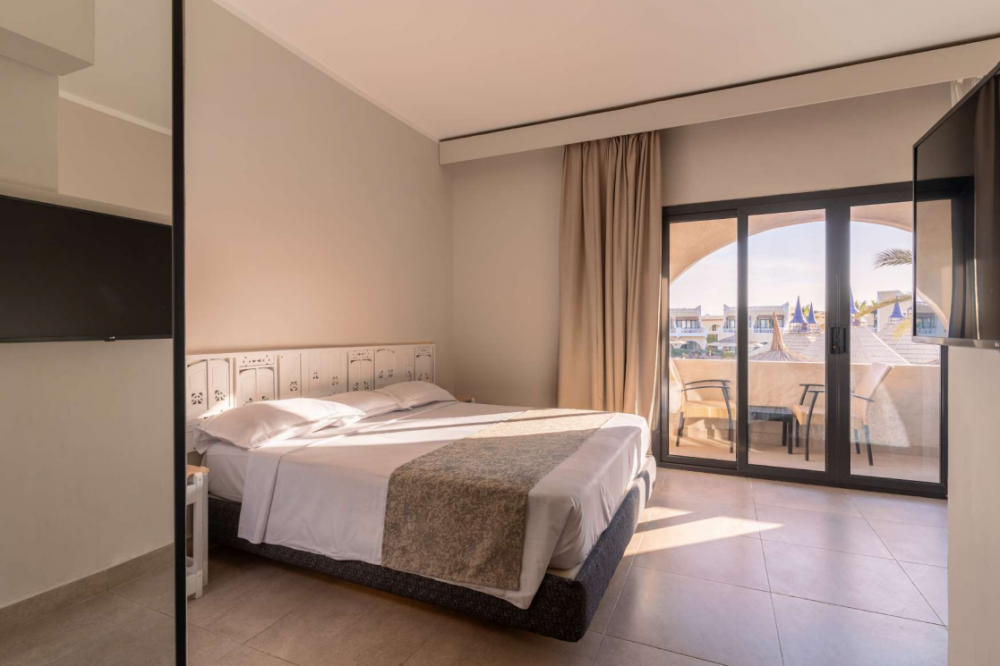 Superior, Faraana Reef 4*