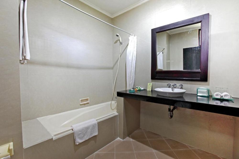 Deluxe, Adi Dharma Hotel 3*