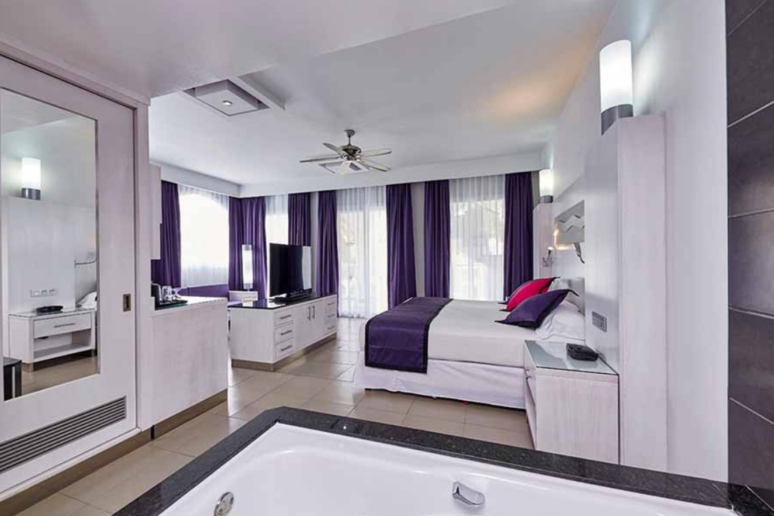 Jacuzzi Suite, Riu Palace Mexico 5*