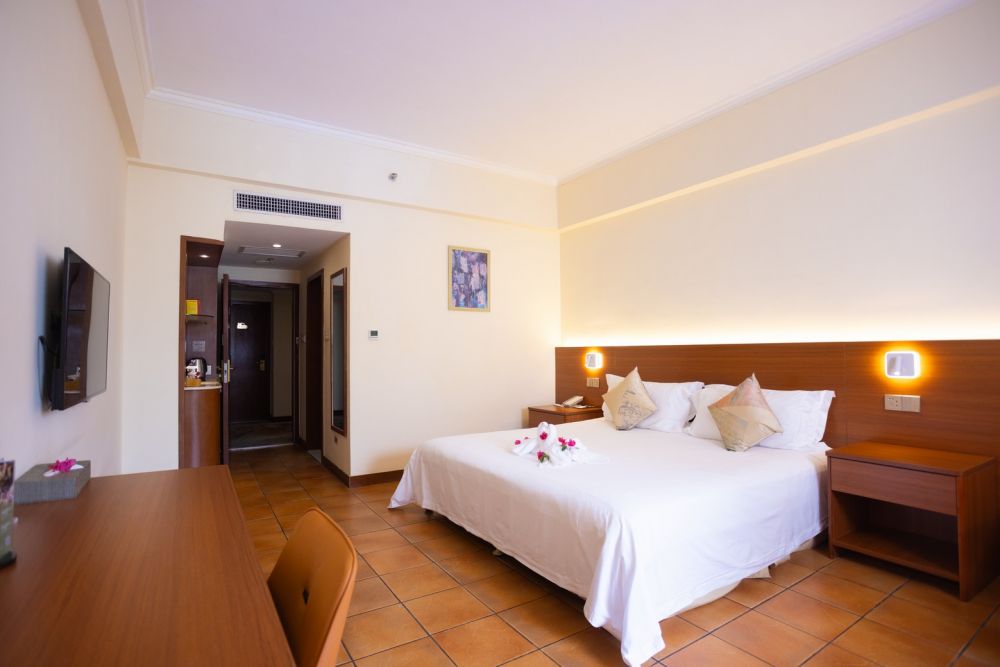 Pool View Room Twin/Queen, Golden Palm Resort 4*