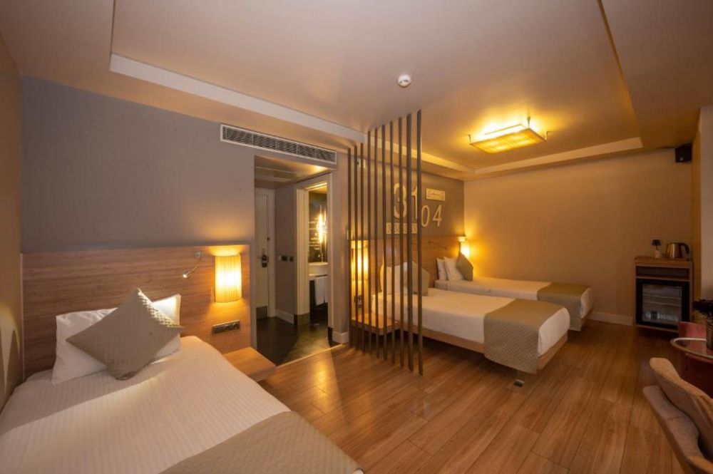 Superior Room, The Peak Hotel 4*