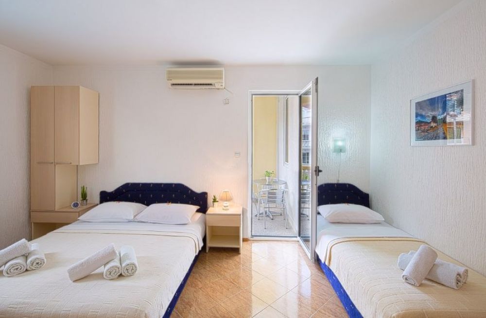 DBL with extra bed, Budva Inn Guest House 3*