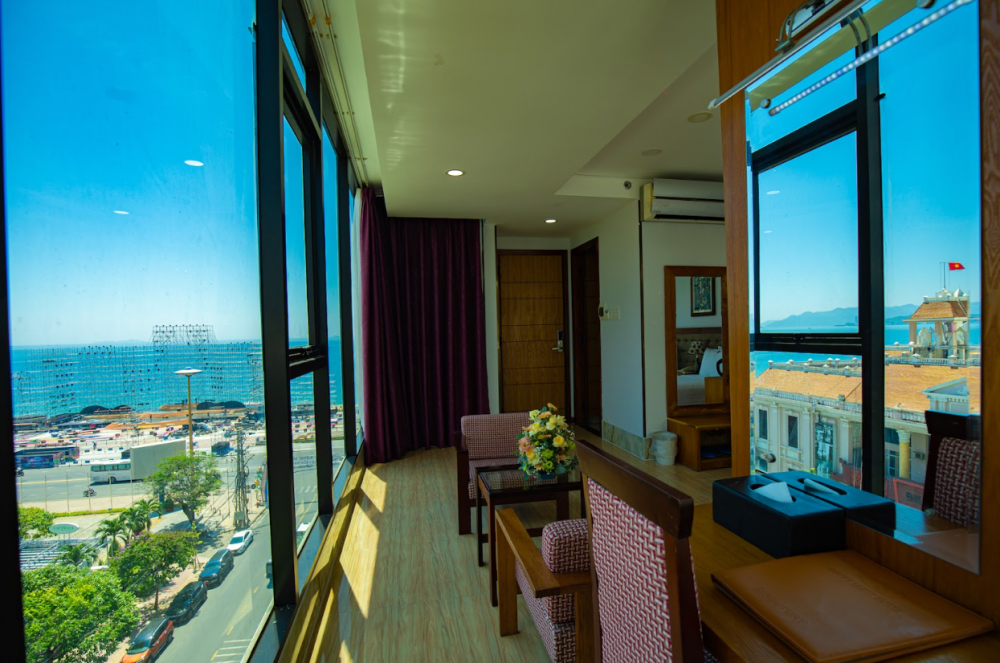 Suite Ocean View, Happy Light 3*