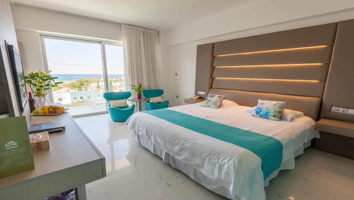 Suite, King Evelthon Beach Hotel and Resort 5*