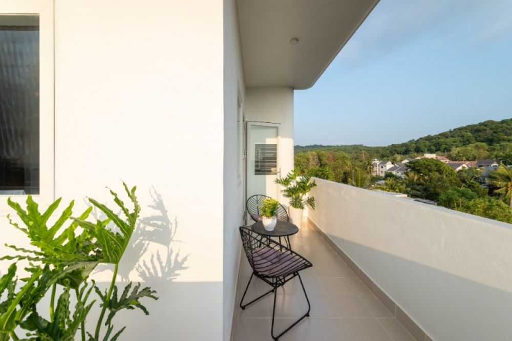 Deluxe TRPL with Balcony, The Up Phu Quoc 4*