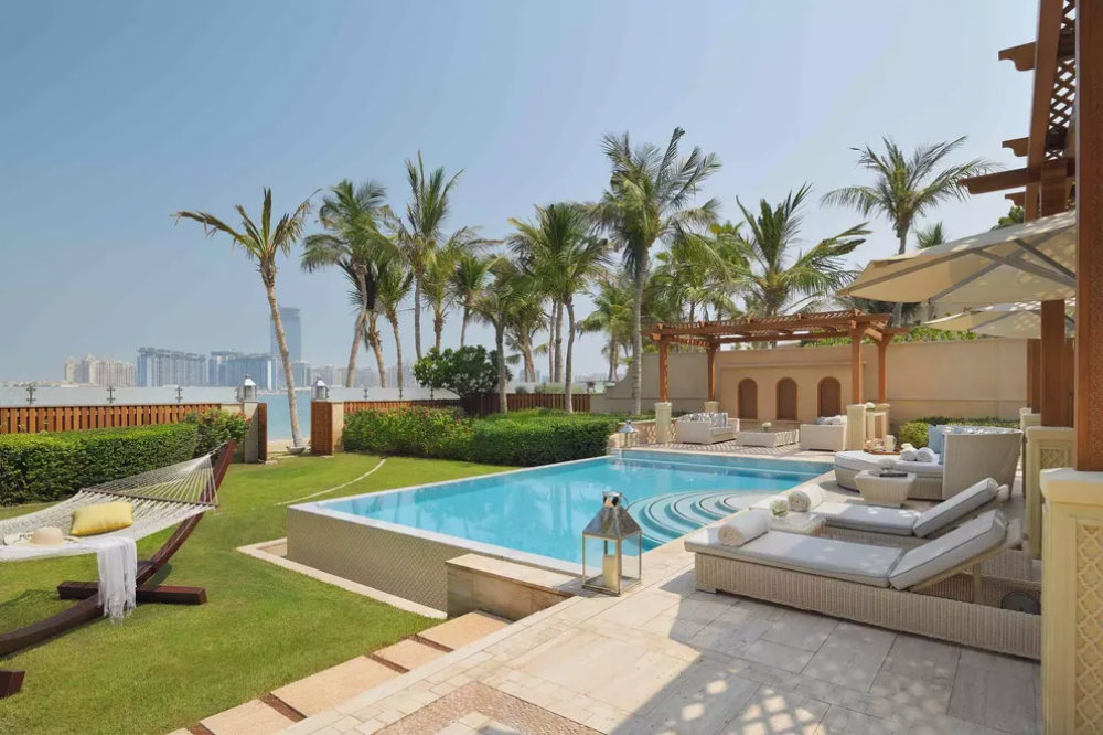 Palm Beach 3 Bedroom Villa, One & Only The Palm Dubai 5*