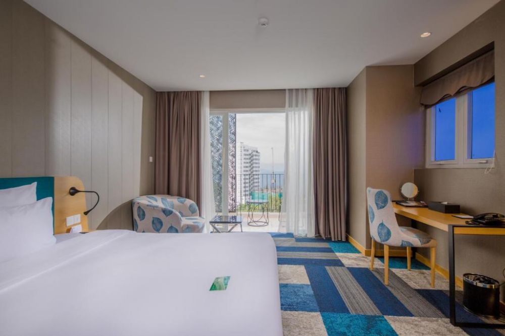 Quinter Suite, Quinter Central Nha Trang 5*