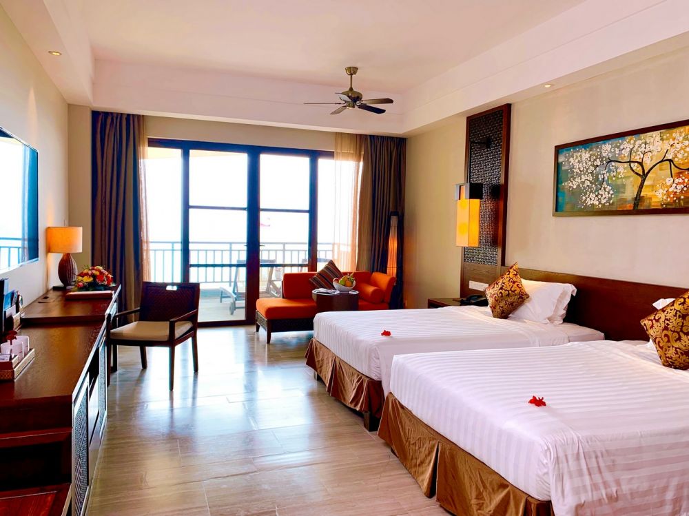 Premier City/Garden/Ocean View, Crowne Plaza Danang 5*