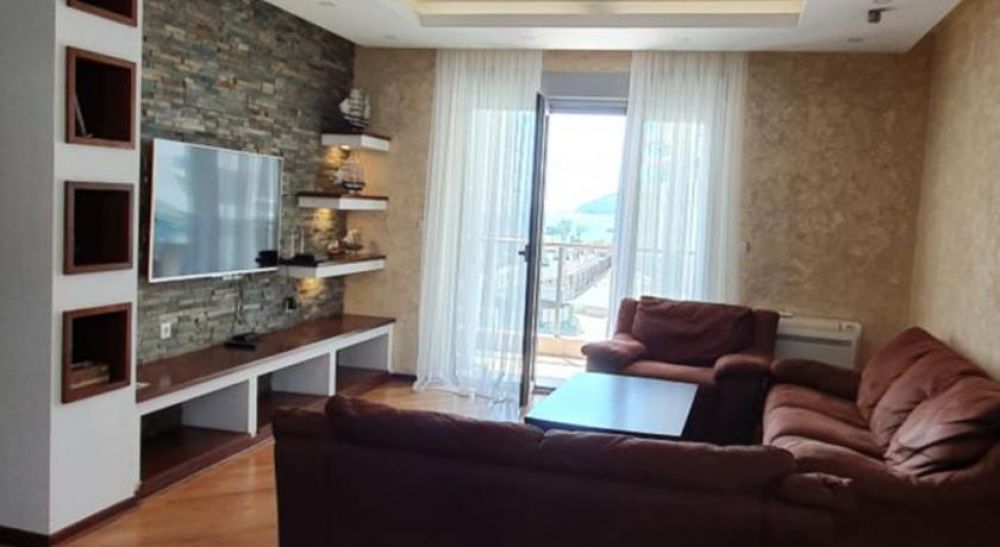 1 Bedroom Apartment Small Balcony, Toblerone Apartments 3*