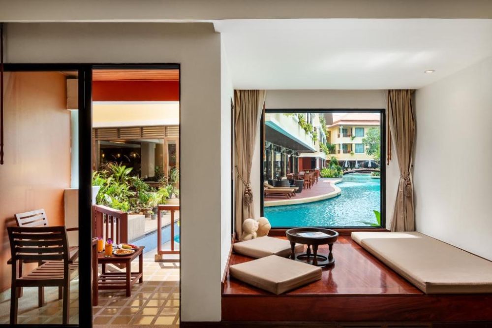 Deluxe Pool Access, Patong Paragon Hotel 4*