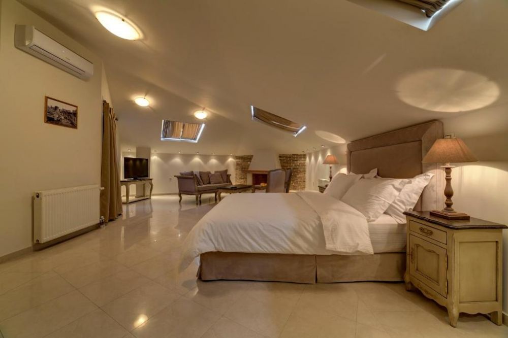 Skylight Loft, Home & Poetry Hotel 4*