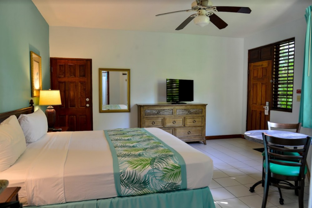 Deluxe Room, CocoLaPalm Seaside Resort 3*