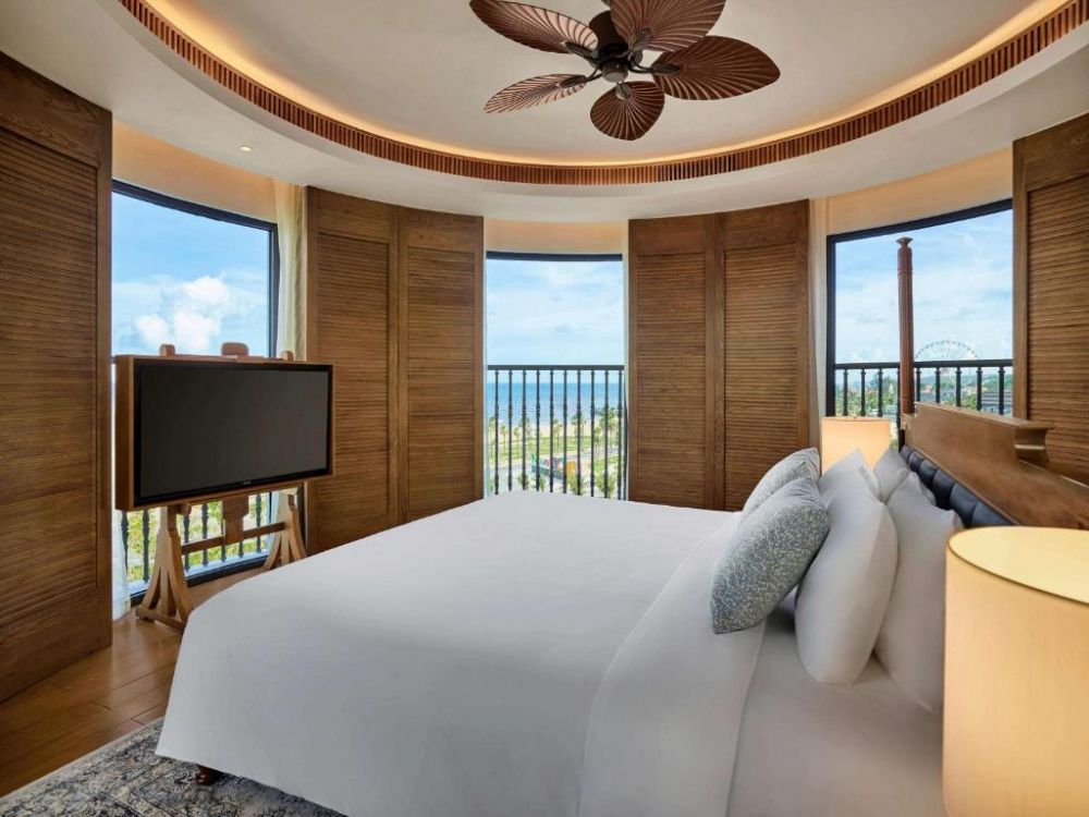 Admiral Suite Oceanfront Sea View, Movenpick Resort Phan Thiet 5*