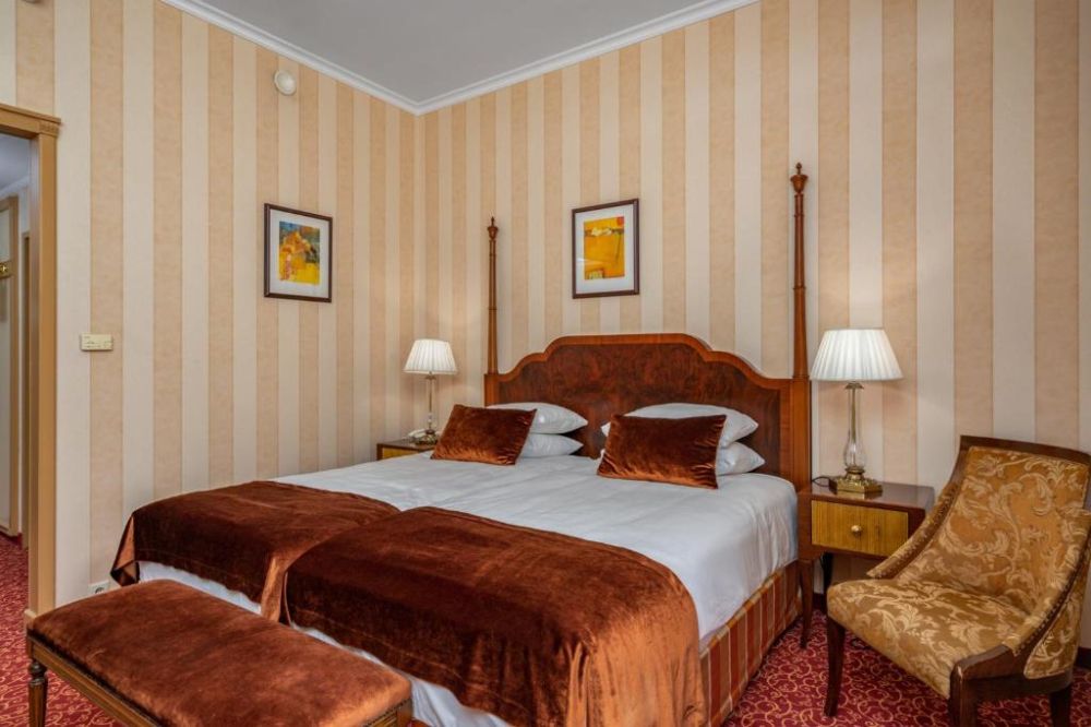 De Luxe, Ensana Grand Margaret 4*