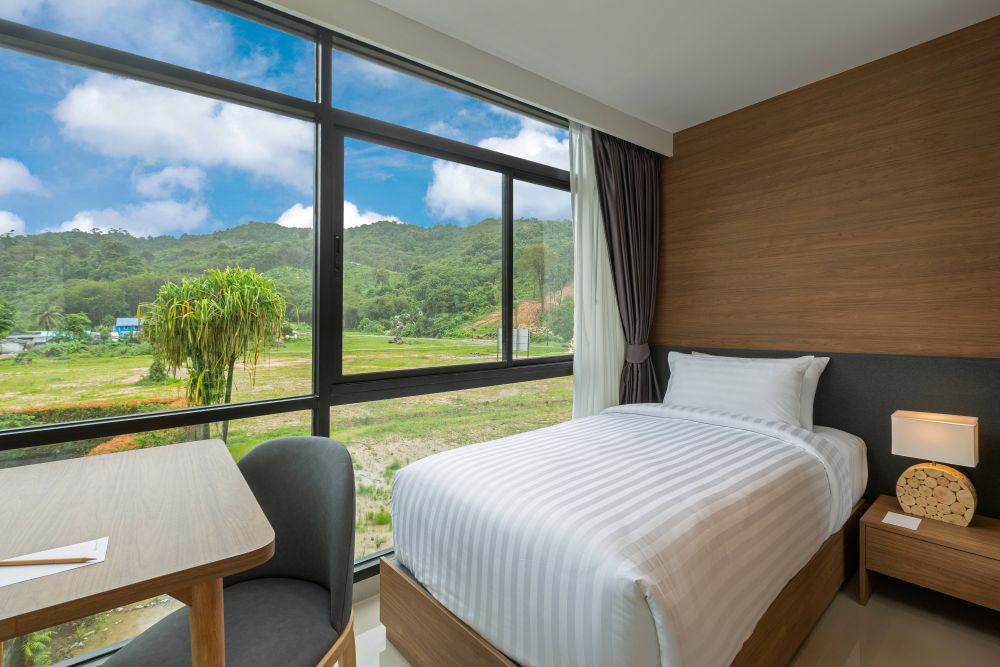 Family Suite Outdoor Bathtub, Wyndham Garden Naithon Phuket 5*