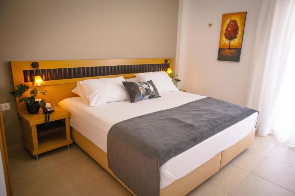 Standard Double Room, Sarantis Hotel 3*