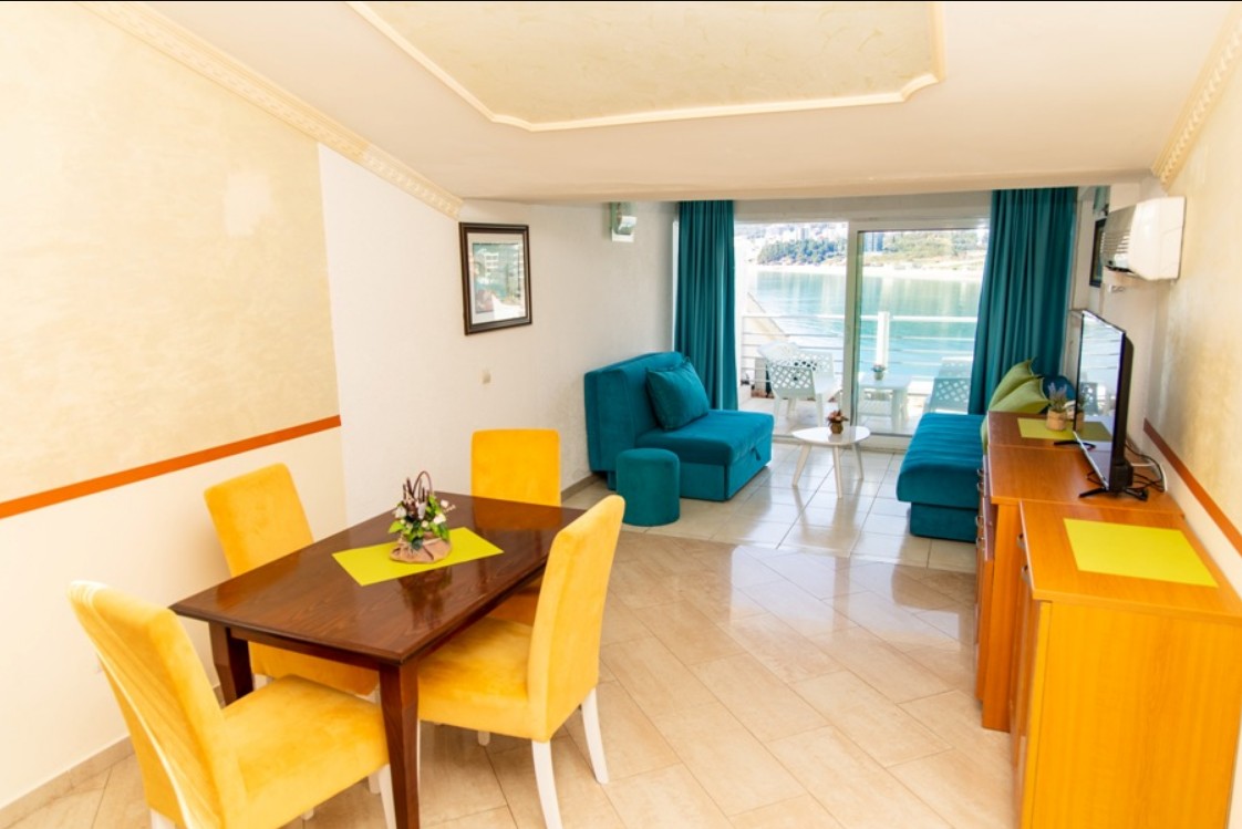 Apartment, Obala Ponta 4*