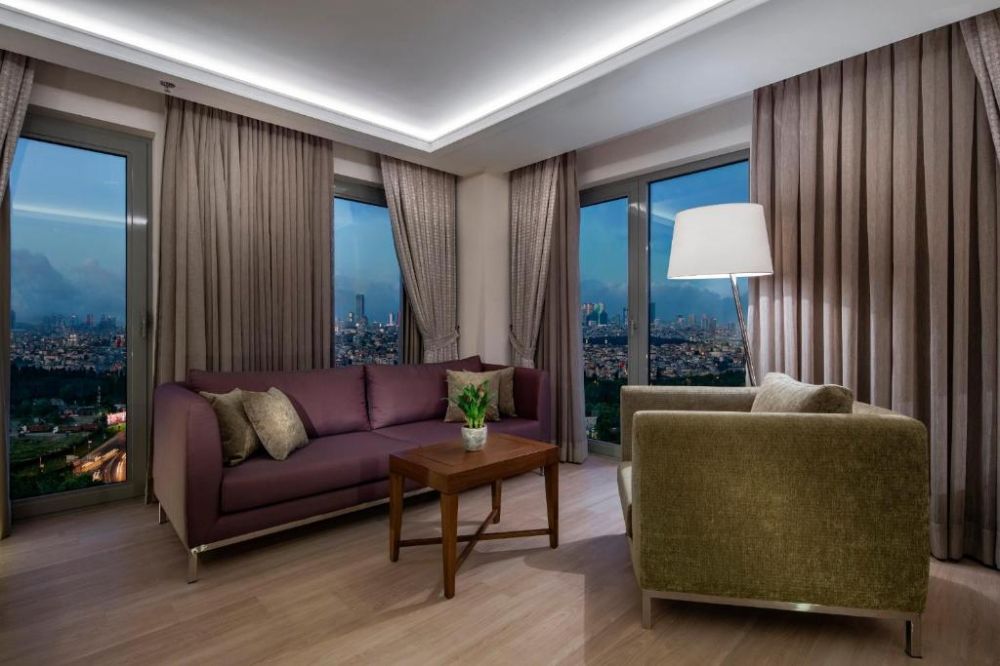 Corner Room, Doubletree By Hilton Istanbul Topkapi 5*