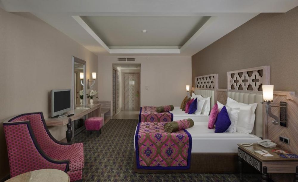 Superior Standard Rooms, Royal Alhambra Palace 5*